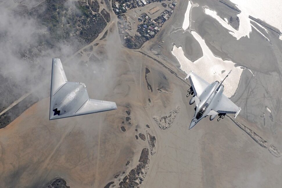 Dassault Rafale flying in formation with the nEUROn stealth drone 2